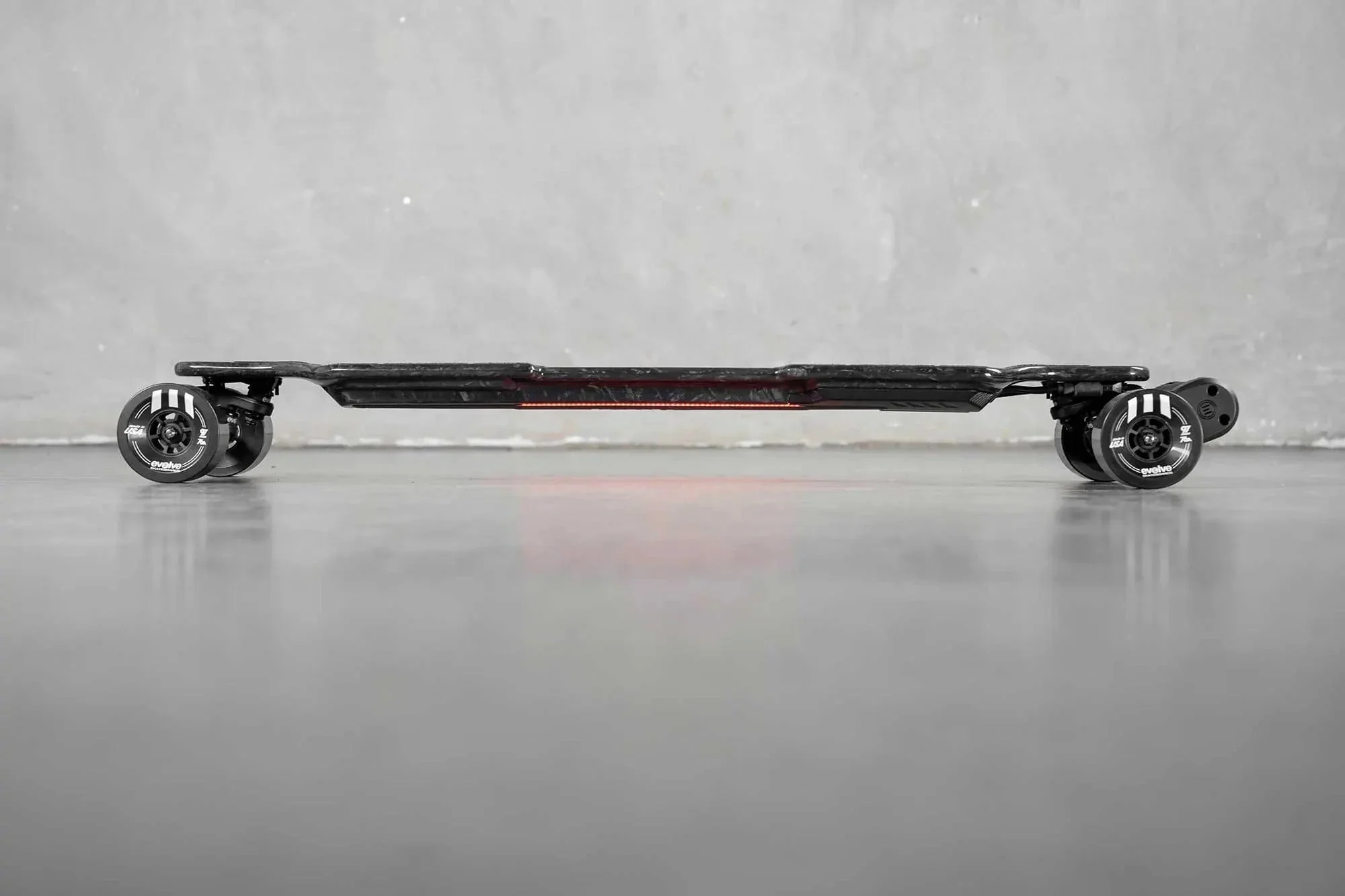 Evolve "Diablo" Carbon Street Electric Skateboard - Image 3