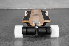 Evolve "Diablo" Bamboo Street Electric Skateboard - Image 4