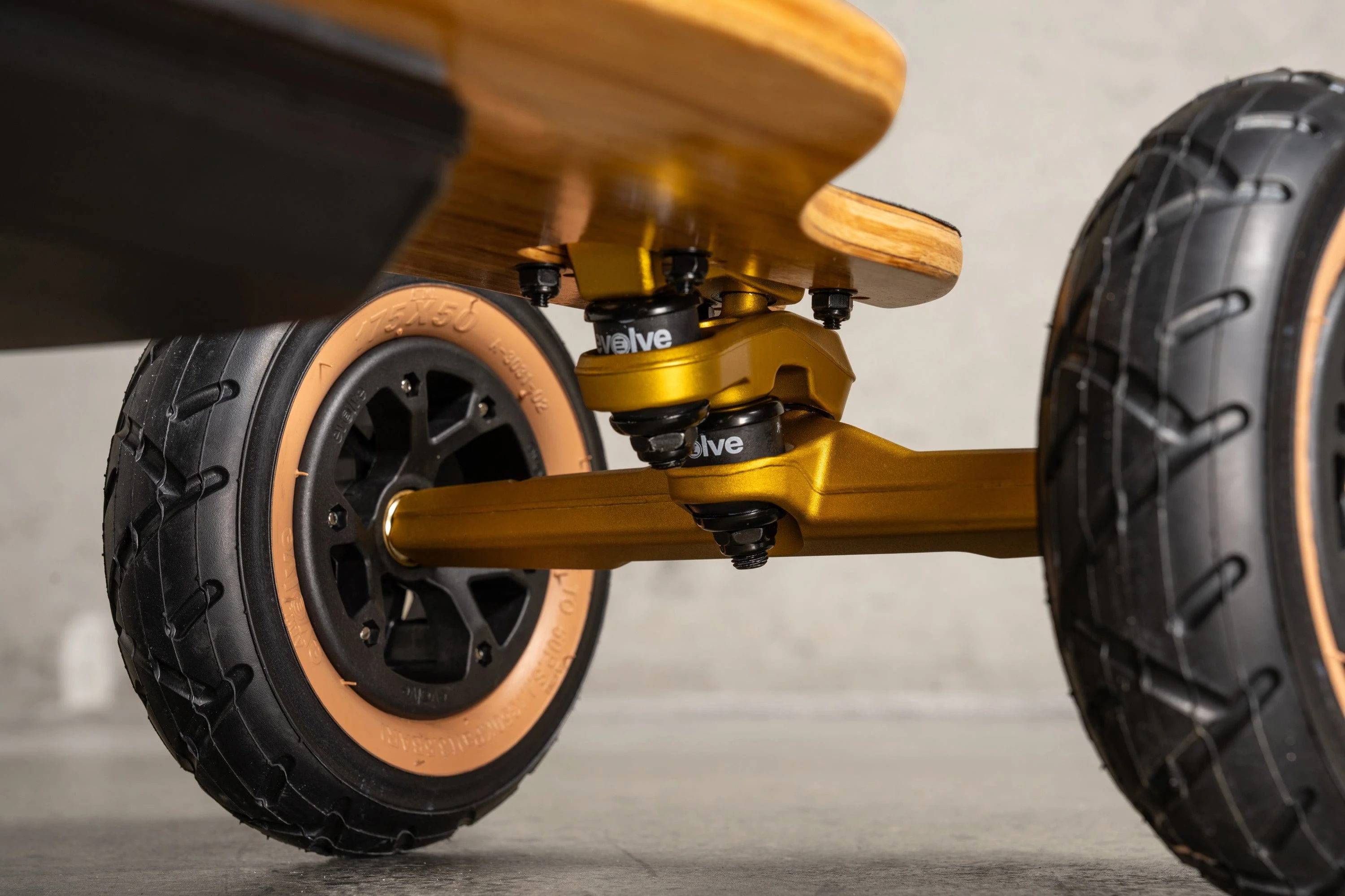 Evolve Fusion 2 in 1  Electric Skateboard - Image 17
