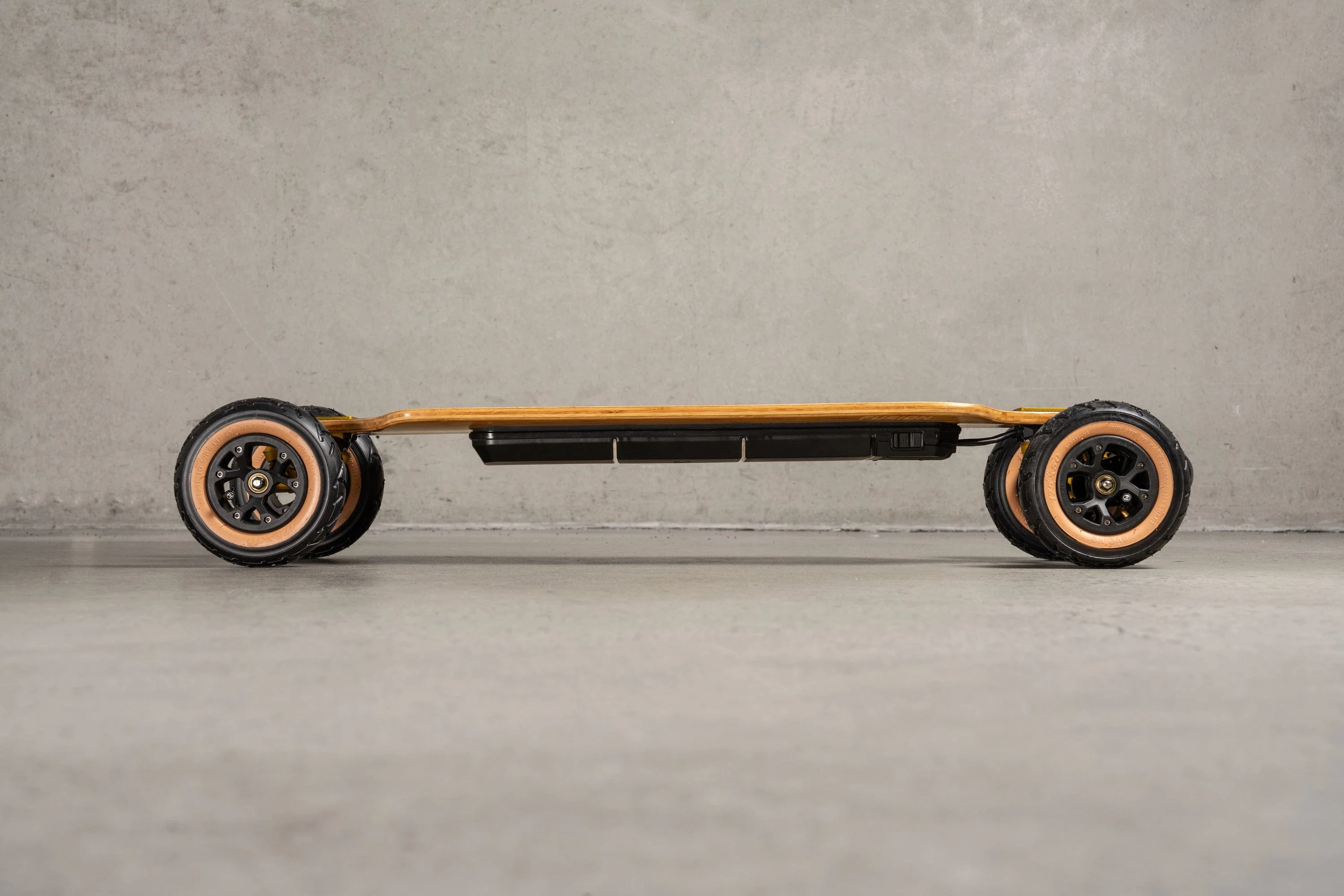 Evolve Fusion 2 in 1  Electric Skateboard - Image 6