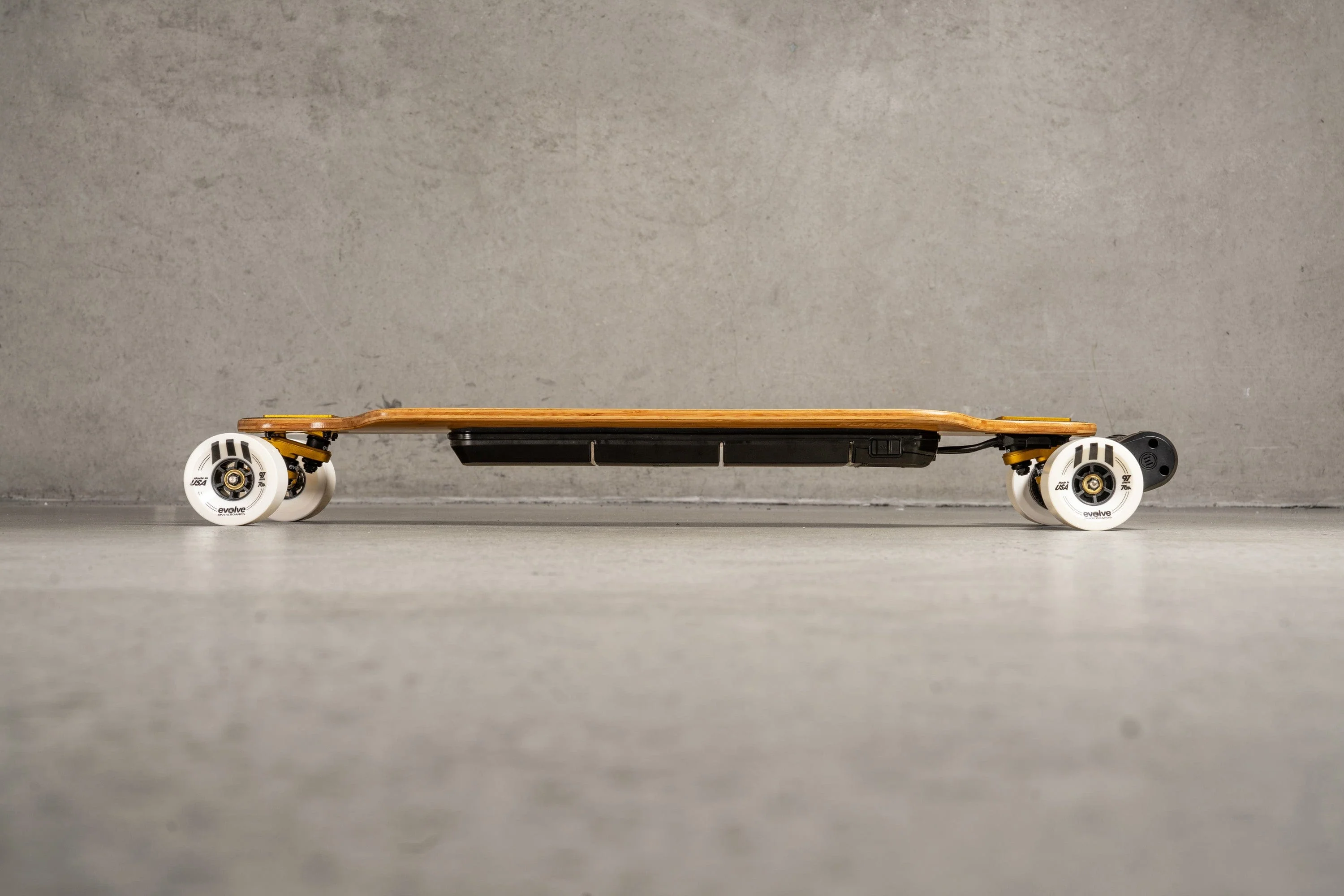 Evolve Fusion Street Electric Skateboard - Image 13