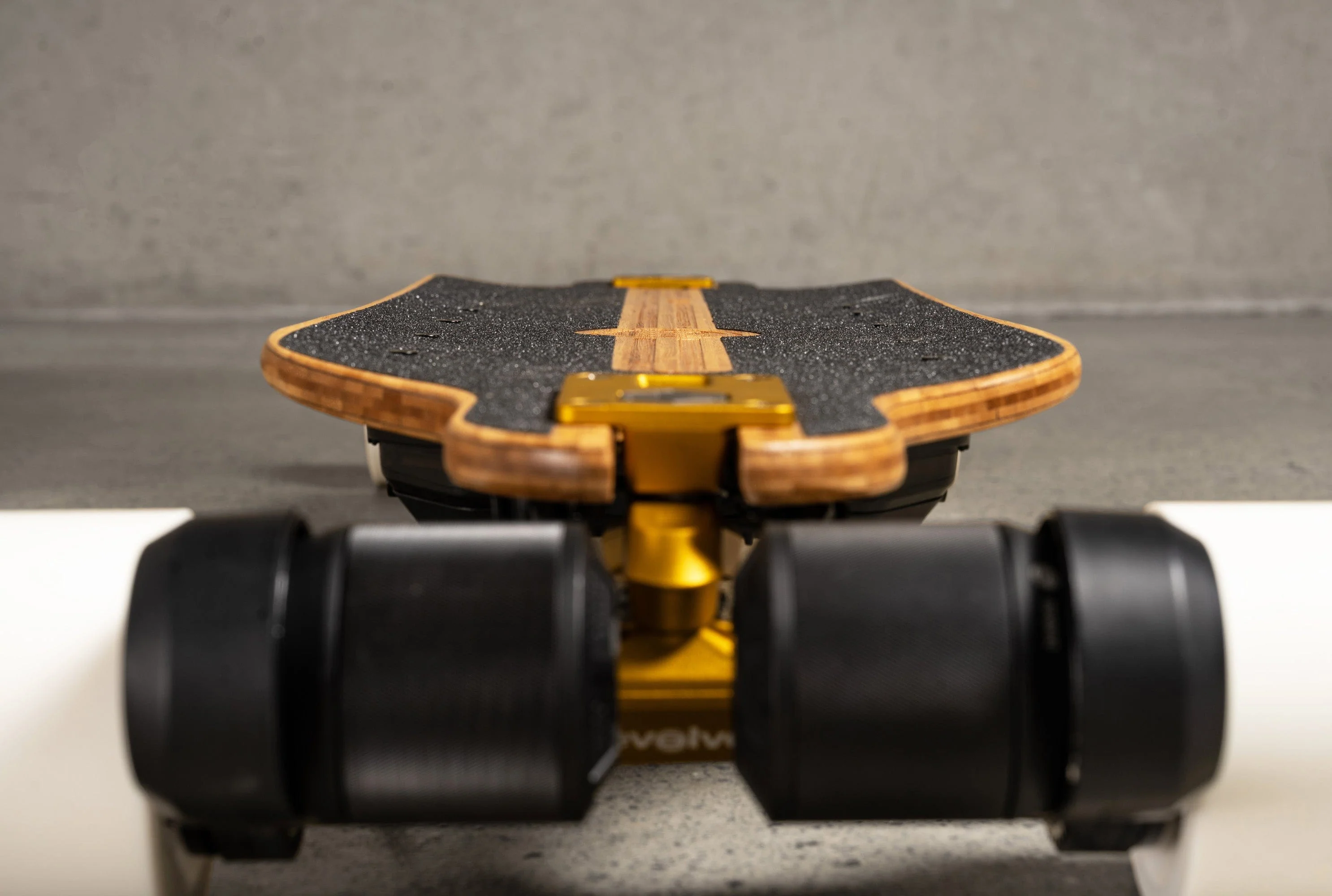 Evolve Fusion Street Electric Skateboard - Image 14