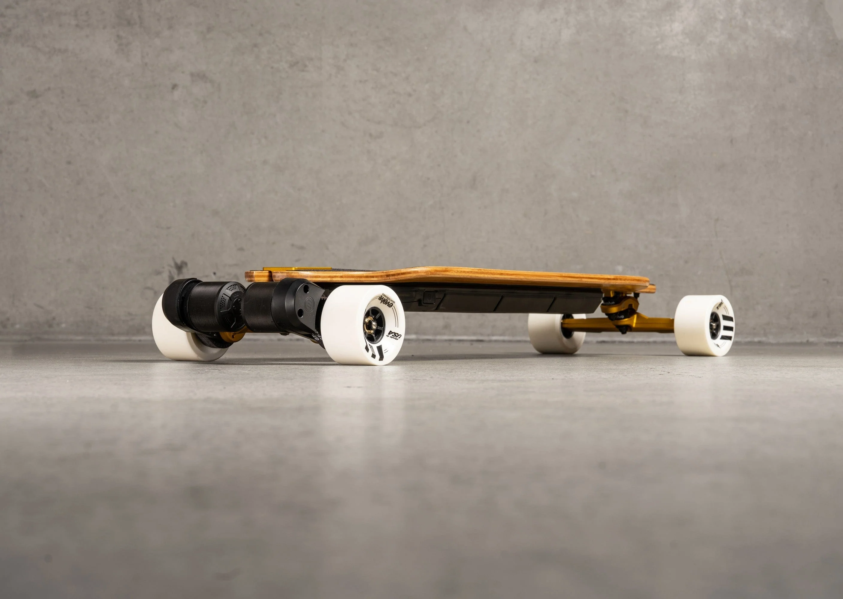 Evolve Fusion Street Electric Skateboard - Image 3